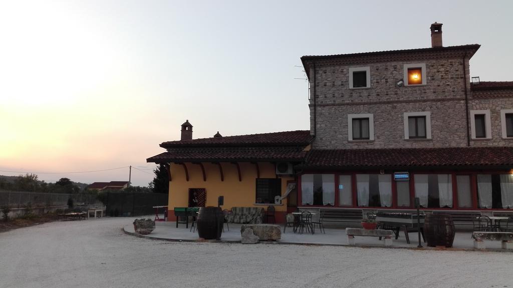 Agriturismo La Vecchia Cascina Di Paolo & Belinda Pietrelcina Exterior photo