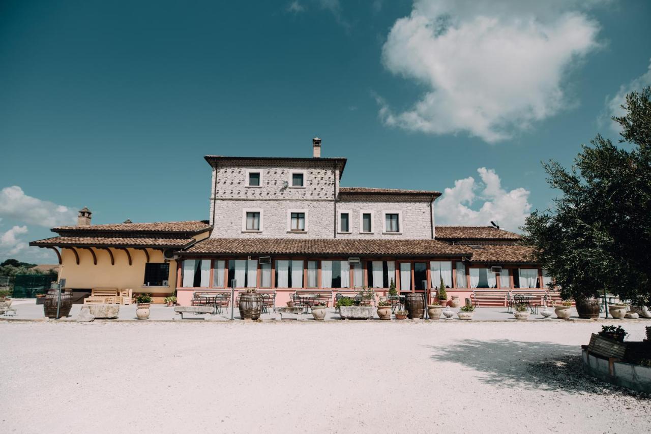 Agriturismo La Vecchia Cascina Di Paolo & Belinda Pietrelcina Exterior photo